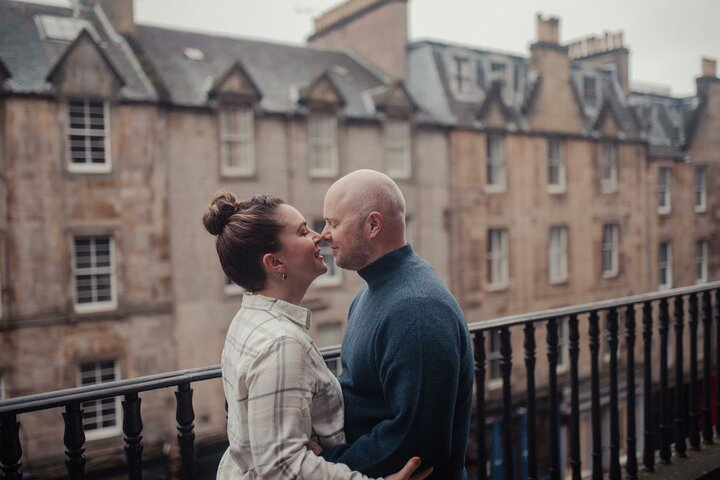 Romantic Photoshoot Experience for Couples in Edinburgh - Photo 1 of 6